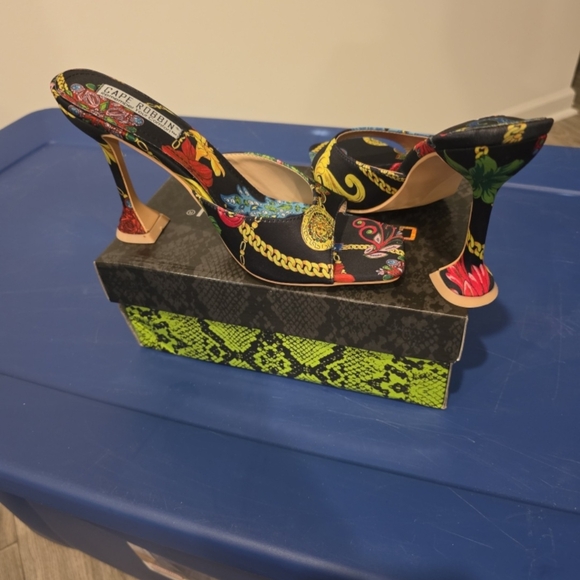 Cape Robbin Black Multicolor Heels - Picture 2 of 7